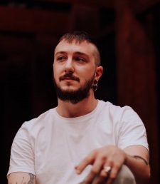 Esteve, Álvaro